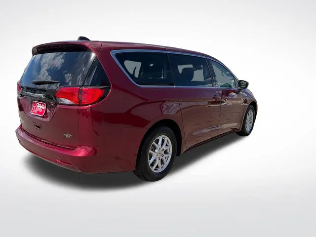 Chrysler Voyager photo 8
