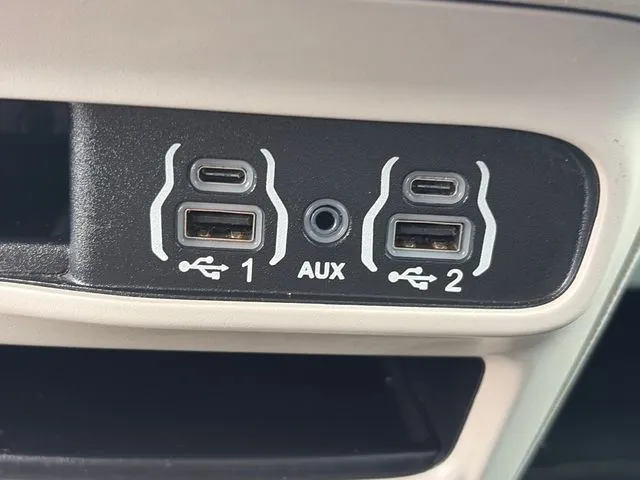 Chrysler Voyager photo 57