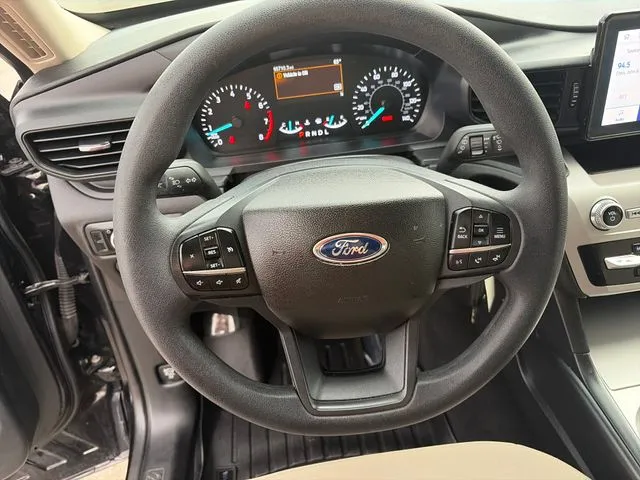 Ford Explorer photo 28