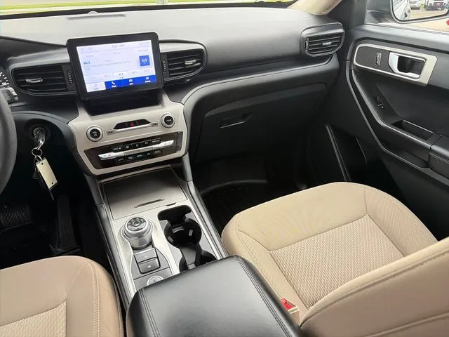 Ford Explorer photo 33