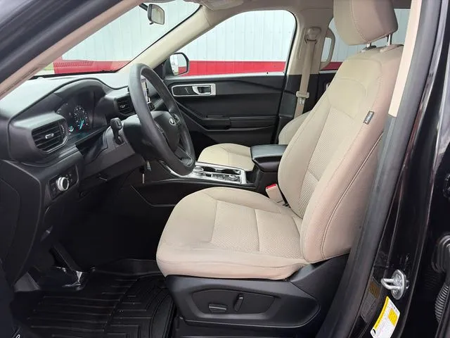Ford Explorer photo 22