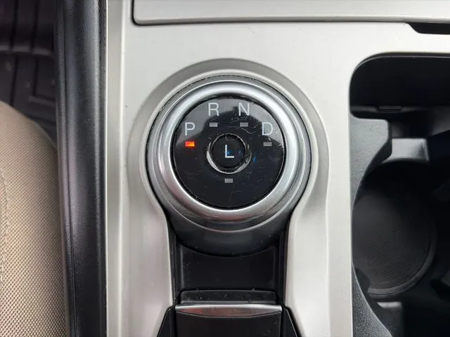 Ford Explorer photo 35