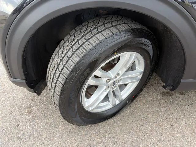 Ford Explorer photo 17