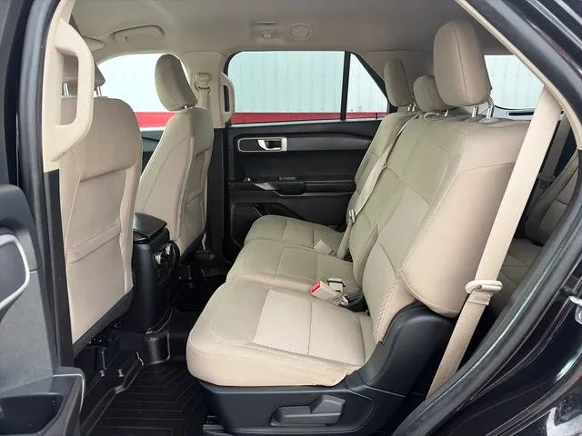 Ford Explorer photo 39