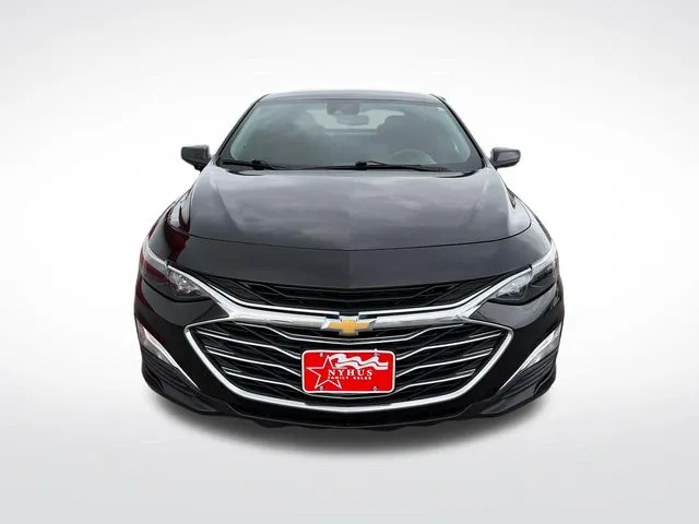 Chevrolet Malibu photo 2