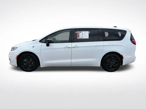 Another view of 2024 Chrysler Pacifica Hybrid Select for sale in Perham, MN at Nyhus Family Sales