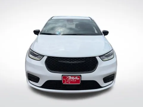 Photos of 2024 Chrysler Pacifica Hybrid Select for sale in Perham, MN at Nyhus Family Sales