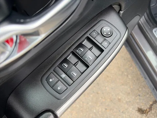 Jeep Cherokee photo 26