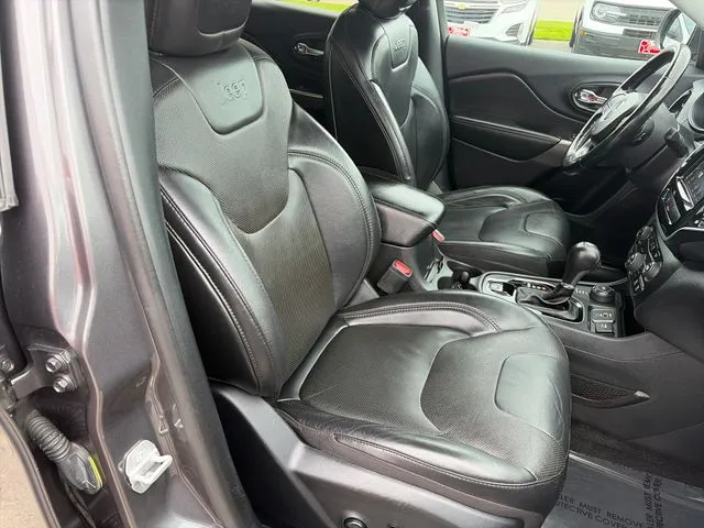 Jeep Cherokee photo 38