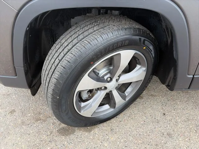 Jeep Cherokee photo 17