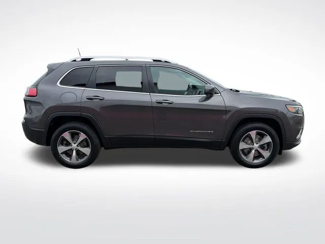 Jeep Cherokee photo 9