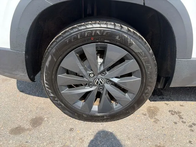 Volkswagen Taos photo 15
