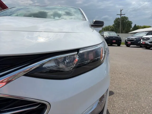 Chevrolet Malibu photo 17