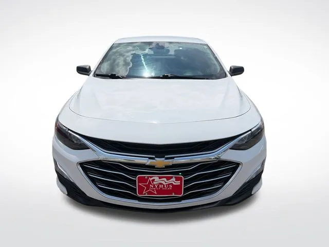 Chevrolet Malibu photo 2