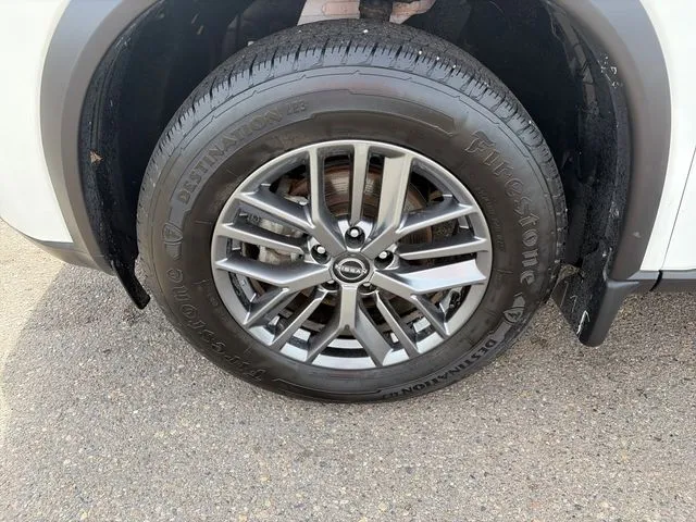 Nissan Rogue photo 11