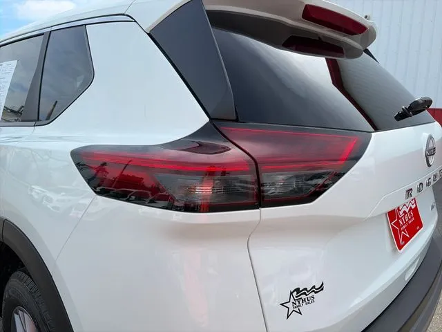 Nissan Rogue photo 19