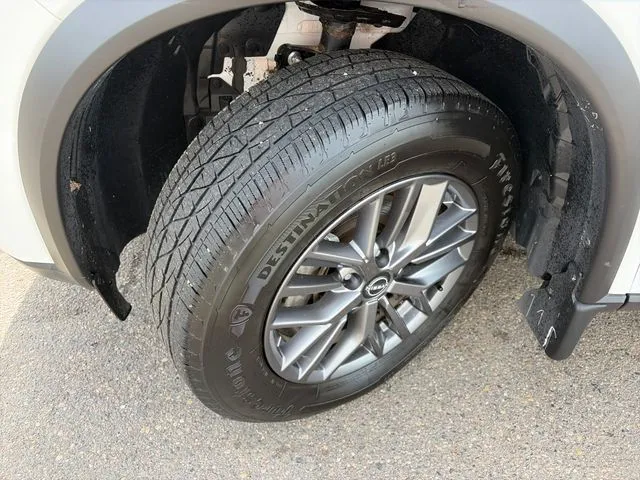 Nissan Rogue photo 16