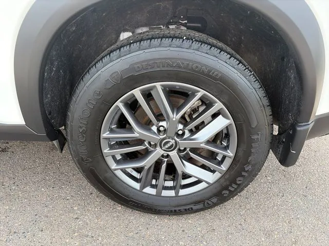 Nissan Rogue photo 14