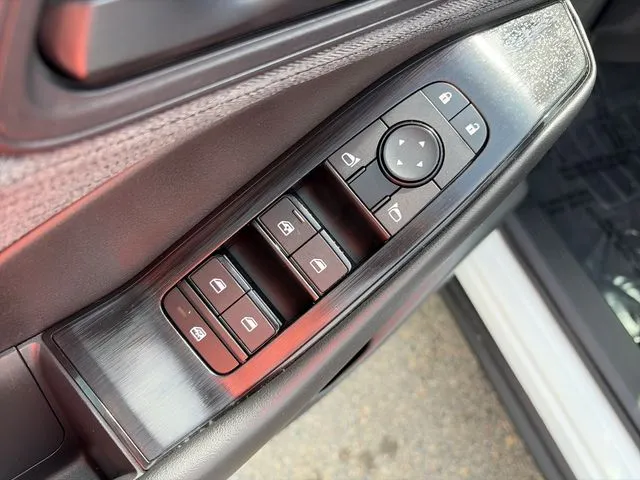 Nissan Rogue photo 25