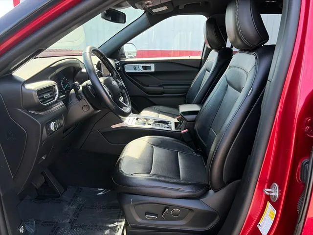 Ford Explorer photo 23