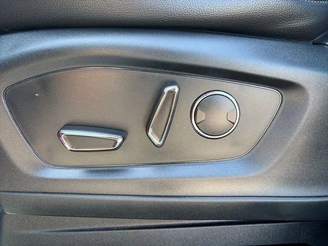 Ford Explorer photo 28