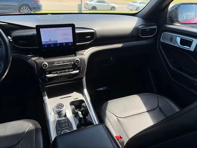 Ford Explorer photo 34