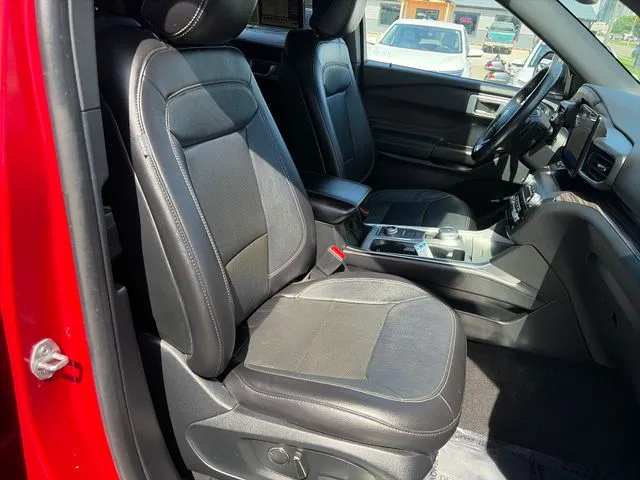 Ford Explorer photo 38