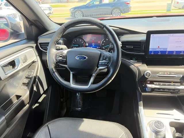 Ford Explorer photo 31