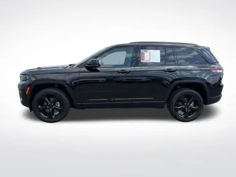 Another view of 2023 Jeep Grand Cherokee Altitude X for sale in Perham, MN at Nyhus Family Sales