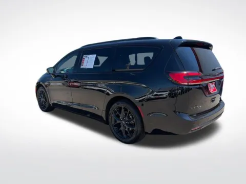 More photos of 2025 Chrysler Pacifica Limited at Nyhus Family Sales, MN