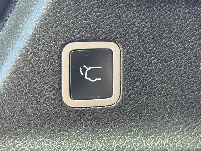 Chrysler Pacifica photo 48