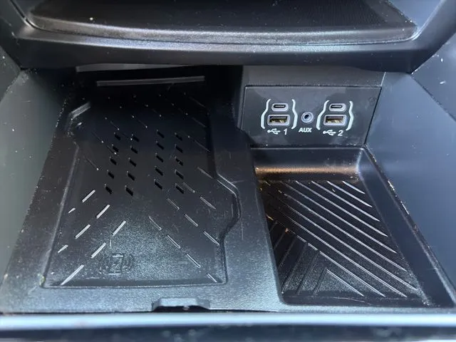 Chrysler Pacifica photo 64