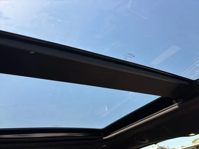 Chrysler Pacifica photo 25