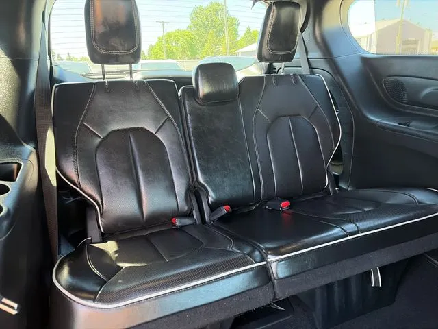 Chrysler Pacifica photo 44