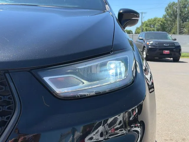Chrysler Pacifica photo 19