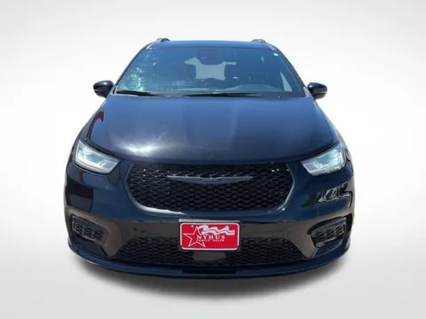Photos of 2025 Chrysler Pacifica Limited for sale in Perham, MN at Nyhus Family Sales