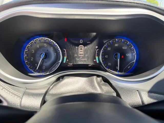 Chrysler Pacifica photo 30