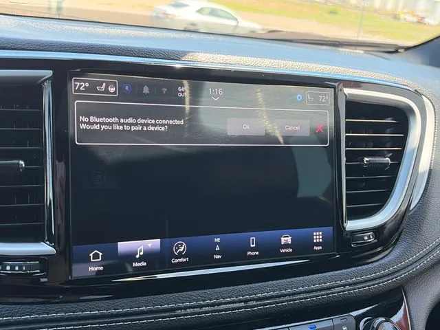 Chrysler Pacifica photo 58