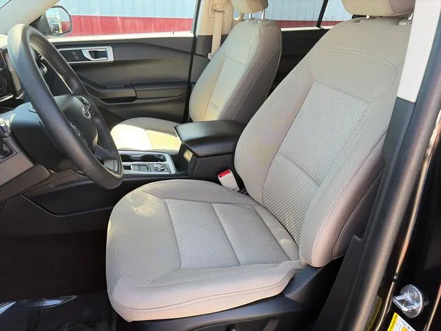 Ford Explorer photo 39