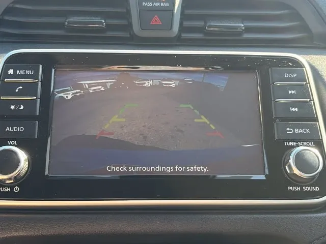 Nissan Versa photo 36