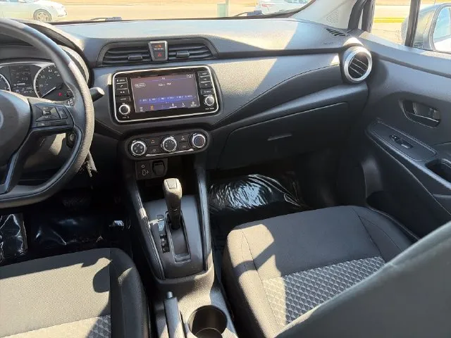 Nissan Versa photo 28