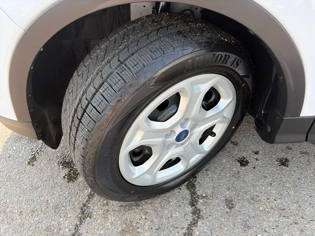 Ford Escape photo 16