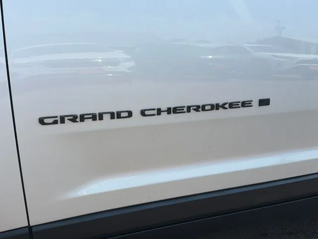 Jeep Grand Cherokee L photo 22