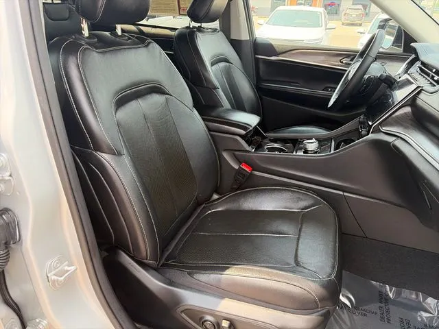 Jeep Grand Cherokee L photo 38