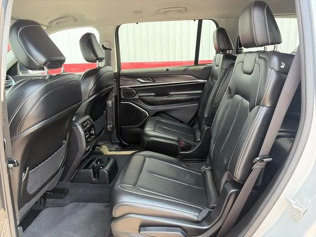 Jeep Grand Cherokee L photo 41