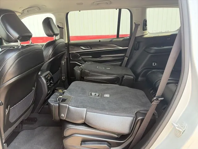 Jeep Grand Cherokee L photo 42