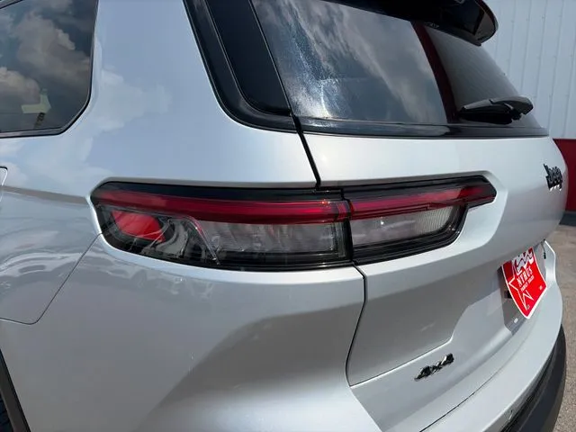Jeep Grand Cherokee L photo 21