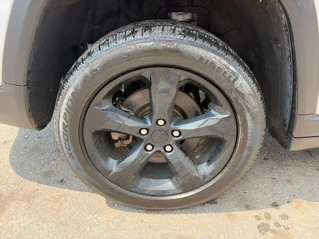 Jeep Grand Cherokee L photo 17