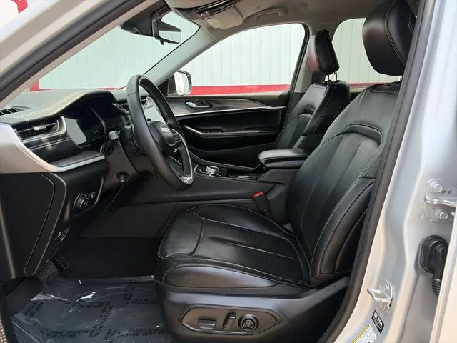 Jeep Grand Cherokee L photo 23