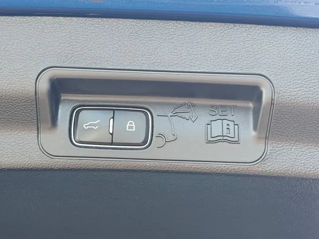 Ford Explorer photo 46